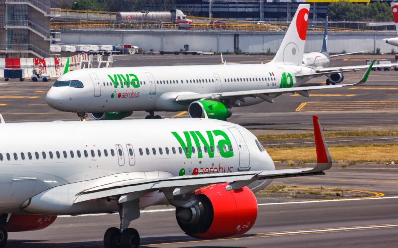 Viva Aerobus A320 Engine Failure Causes Huge Bang And Trail Of Flames