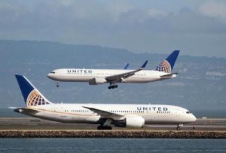 Two United Airlines pilots arrested before flight from Scotland to U.S.