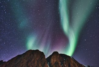 EasyJet pilot makes 360-degree turn at 37,000ft to let passengers view northern lights