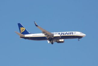 Ryanair increases capacity, rebuffs Italy flight ban threat