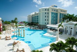 Bahamas Resorts Delay Openings Beyond Government