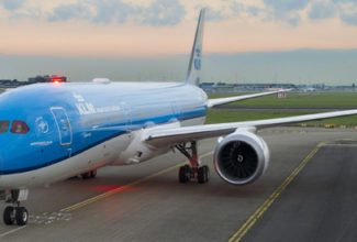 Greenpeace threatens lawsuit if gov't not tougher on KLM