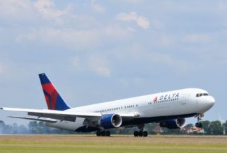 Delta Adds 460 People Not Wearing Masks to No-Fly List