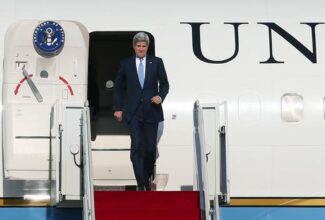 American Airlines Reminds Climate Czar John Kerry of Face Mask Policy