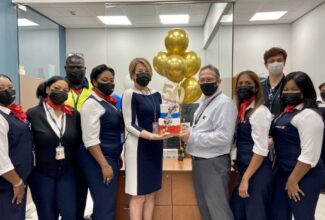 CAP celebrates 50th Anniversary of American Airlines connecting Curaçao with the US!