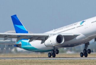 Garuda Indonesia considers halving fleet