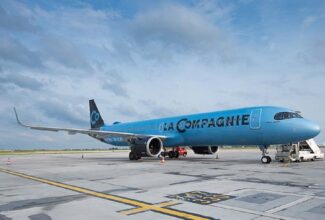 La Compagnie To Resume Flights in June