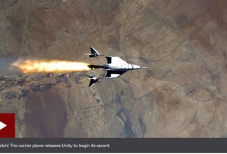 Virgin Galactic rocket plane flies to edge of space