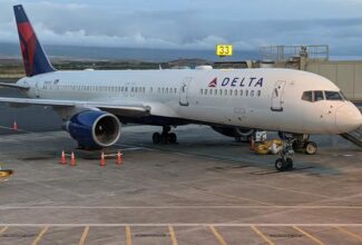 Delta Flight Attendants Overpower Disturbed Man