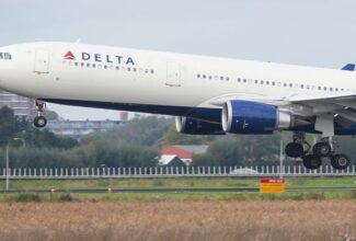 A Delta pilot is suing the company for $1 billion and accusing it of stealing the idea for an App