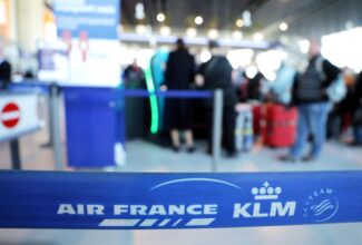 Air France-KLM narrows losses as bookings begin recovery