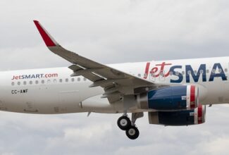 American Airlines eyes minority stake in Chile's JetSMART