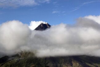 Volcanic ash buildup shuts airport on La Palma in Spain's Canary Islands