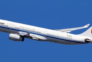 China has over 800 civil aircraft covered by Internet