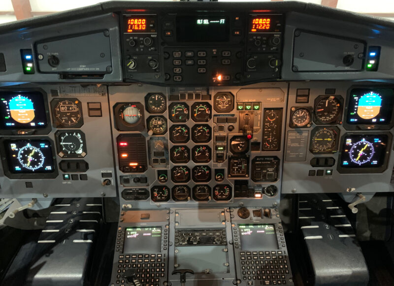 Mid-Canada Mod Center (MC2) completes a ATR 72 flight deck upgrade ...