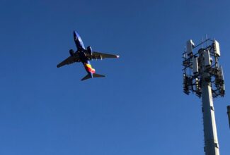 FAA urges airlines to act as wireless carriers plan to boost C-Band 5G services