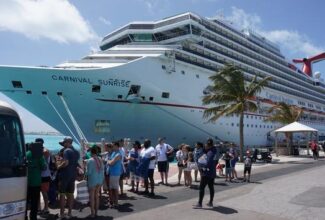 Carnival, Royal Caribbean Lift Smoking Ban in Cruise Ship Casinos