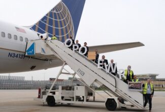 United Airlines resumes flights to Porto