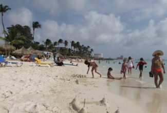 Aruba Will Pay Luggage Fees for Visitors as Part of New Promotion