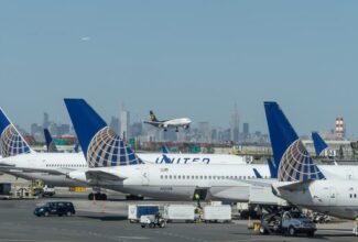 United CEO Says FAA is ‘Brazenly Breaking Rules’ With Congestion at Newark