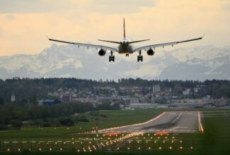 FAA Launches New Air Traffic Controller Training to Reduce Close Calls