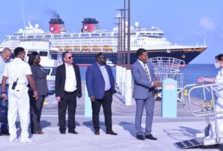 Cayman Islands Resumes Ship Calls Via FCCA Cruise Group Pact