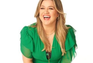 Kelly Clarkson Joins Norwegian Cruise Line in Teacher Celebration