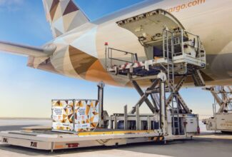 Etihad Cargo renews its contract with Jettainer