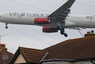 Virgin flight forced to u-turn over Ireland as passengers discover pilot is still in training