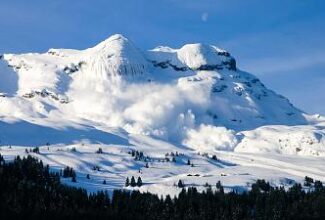 This is how to steer clear of avalanches this ski season