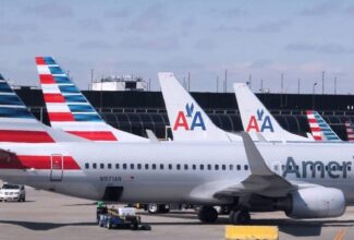 American Airlines to close SFO base, displacing over 400 flight attendants