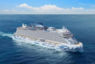 Norwegian Cruise Line Awards 100 Teachers With Free Cruise