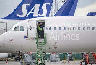 SAS Scandinavian airline resumed negotiations with pilot unions