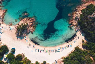 Popular beaches in Sardinia to be protected with towel bans and entry fees