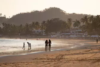 Mexican beaches unsafe for swimming after discovery of dangerous bacteria