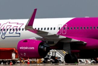 Wizz Air A321neo performs incredibly low landing in Greece