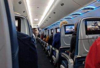 Senator Wants Travelers to Complain to FAA About Smaller Airplane Seats