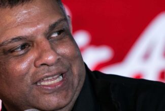 Tony Fernandes resigns from Air Asia X as acting group CEO