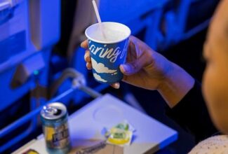 Alaska Airlines Replaces Inflight Plastic Cups with Paper Cups