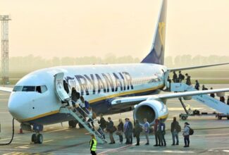 Ryanair hires pilots and cabin crew in preparation for a return to Ukraine