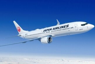 Japan Airlines orders 21 Boeing 737-8 jets