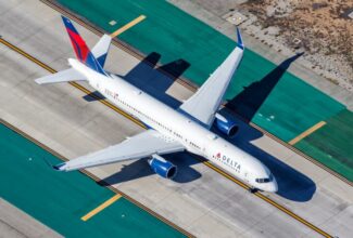 Delta Air Lines 757 Jet Makes Emergency Descent to 10,000 Feet After Decompression Incident