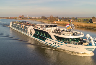 Riviera River Cruises Celebrates Travel Advisors with Bonuses