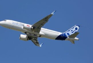 Airbus Eyes Opportunity to Sell A321neo Slots to United Amid 737-10 Uncertainty