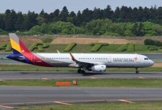 Passenger Opens Door of Asiana Airlines Airbus A321 in Mid-Flight