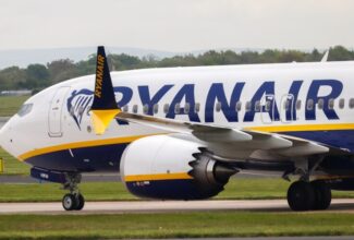 Ryanair Reports Strong Profit Boosted by Increased Traffic and Favorable Fuel Hedges