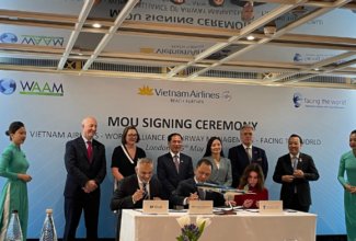 Vietnam Airlines signs MoU with Facing The World and WAAM