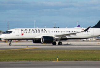 Deadheading Captain Steps In to Assist Incapacitated Officer on Air Canada Flight