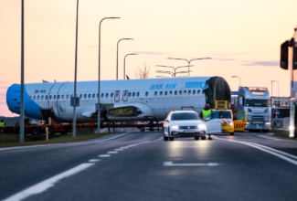 Magnetic MRO Tears Down Boeing 737-400 for Parts