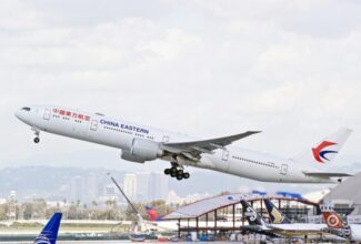 Chinese Airlines Alter Flight Routes to US, Bypassing Russian Airspace